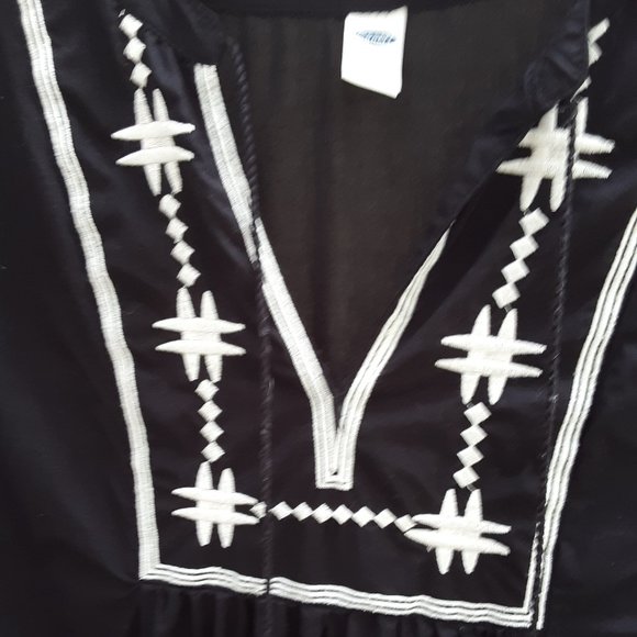 SALE EUC Old Navy Embroidered Black Boho Dress S - Picture 1 of 9